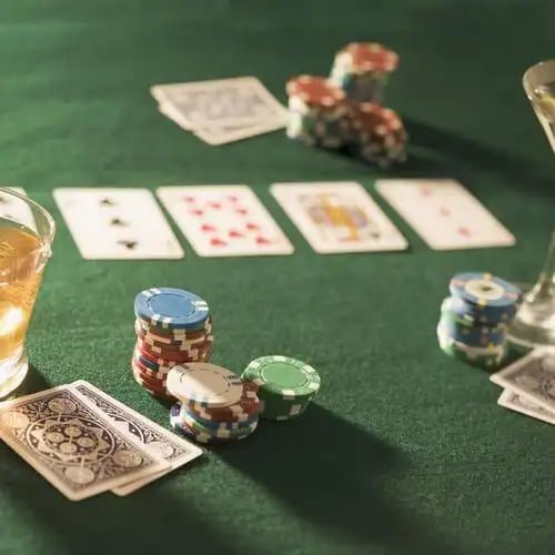 Người dùng trải nghiệm game slot trên điện thoại tại colorful